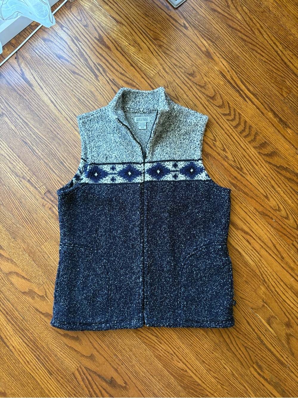 Northern Reflections Navy and Light Gray Knit Zip Vest